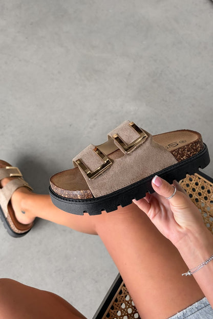 Sandalias Diana con hebilla dorada - Beige