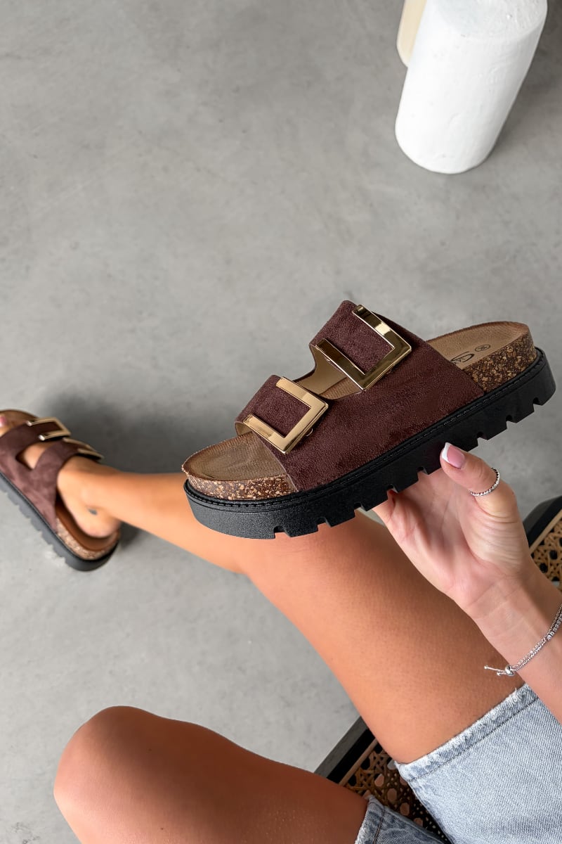 Sandalias Diana con Hebilla Dorada - Marrón