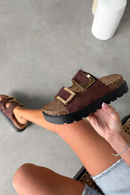 Sandalias Diana con Hebilla Dorada - Marrón
