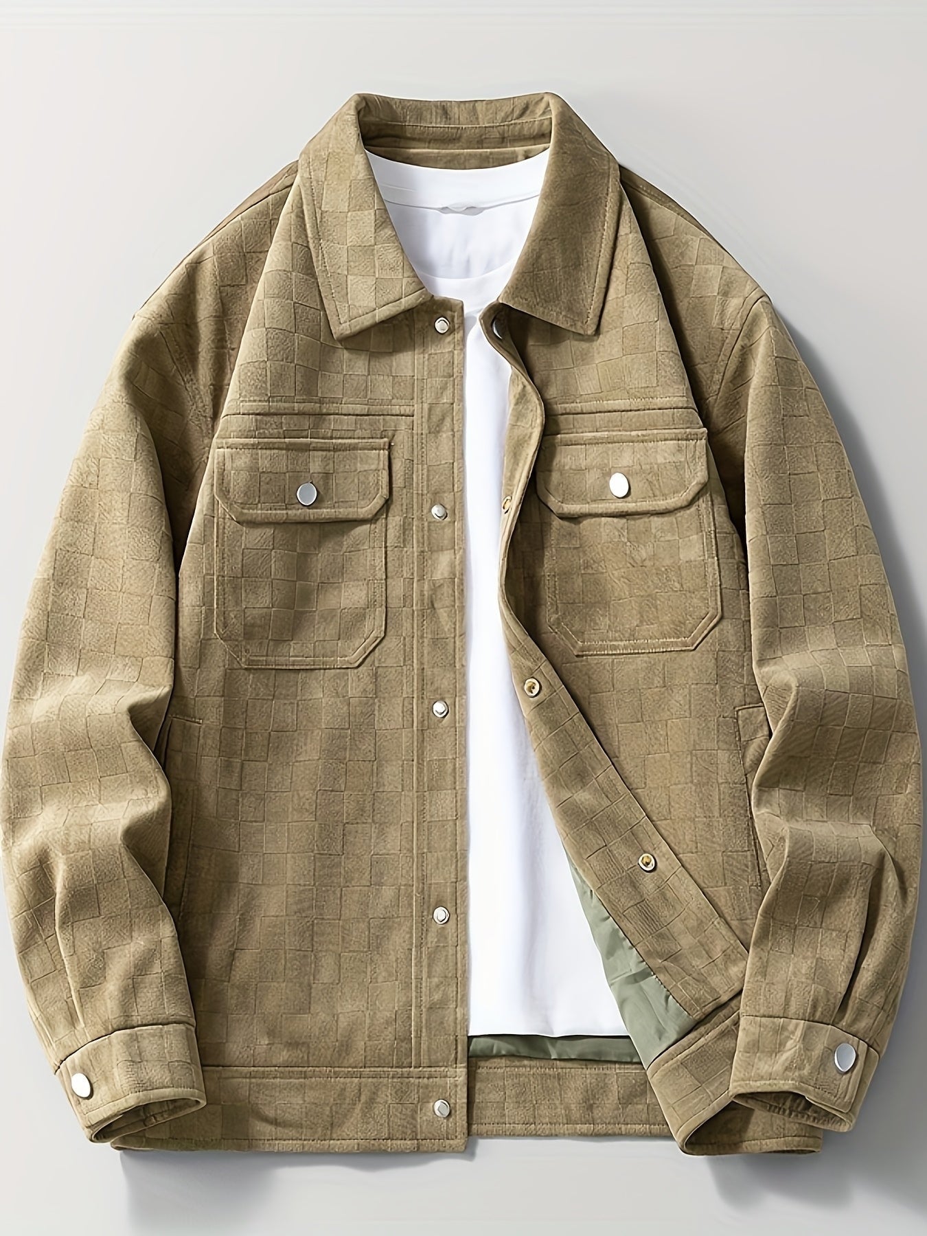 Chaqueta Mario de Alma Cruz en ante de terciopelo color camel con textura de cuadros, bolsillos con solapa y forro de satén.