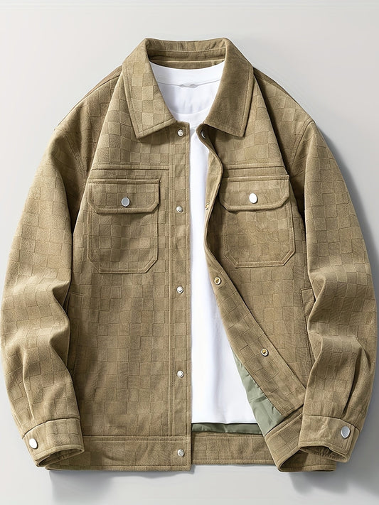Chaqueta Mario de Alma Cruz en ante de terciopelo color camel con textura de cuadros, bolsillos con solapa y forro de satén.