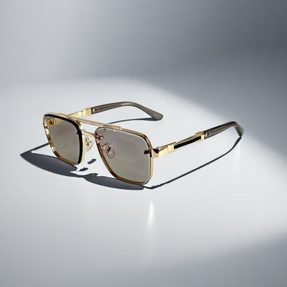 Alma Cruz Gafas de sol Aviator Lucas con montura dorada y cristales degradados, estilo cuadrado.