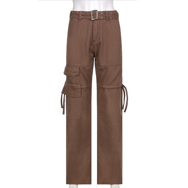 Pantalones cargo marrones de pierna ancha Alma Cruz con cordones ajustables en los tobillos y múltiples bolsillos.
