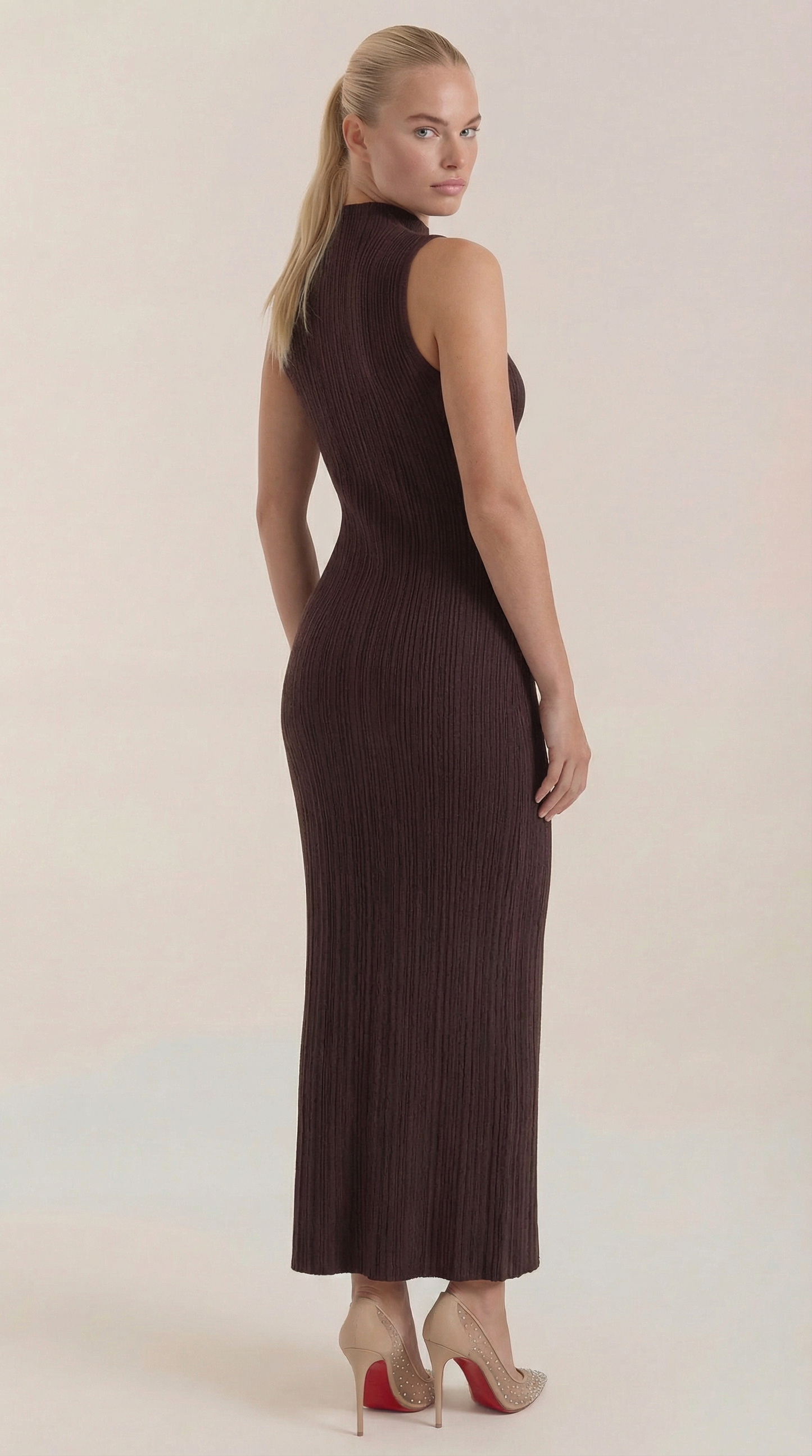 Vestido Maxi Sonia Ajustado con Cuello Alto