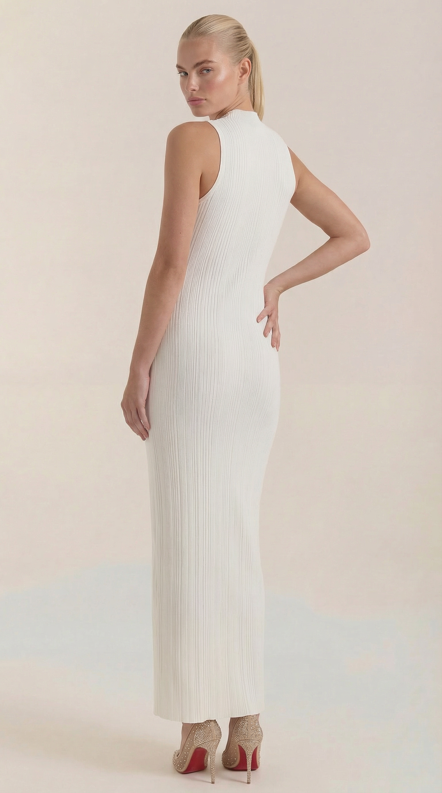 Vestido Maxi Sonia Ajustado con Cuello Alto