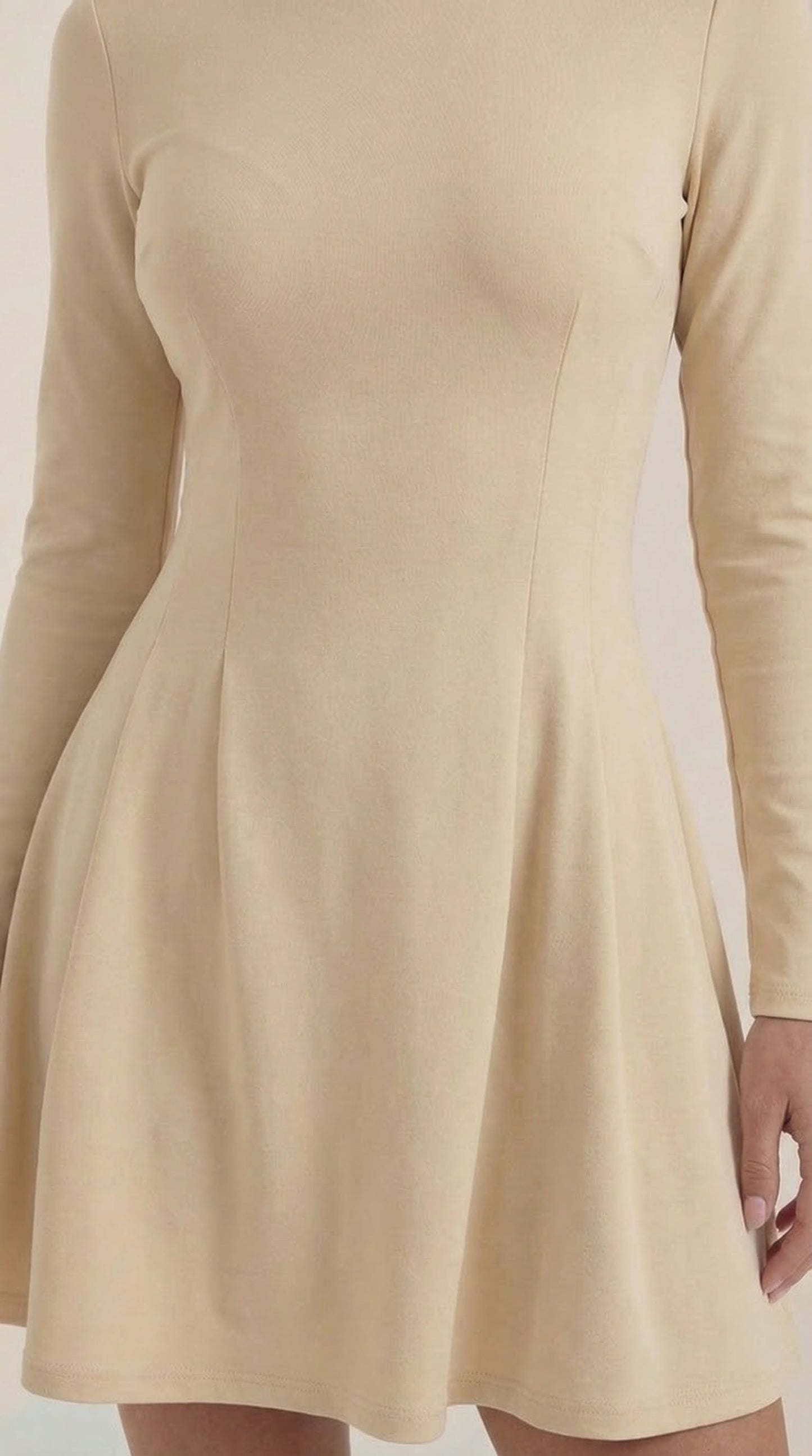 Vestido Mini Ebony con Cuerpo Entallado