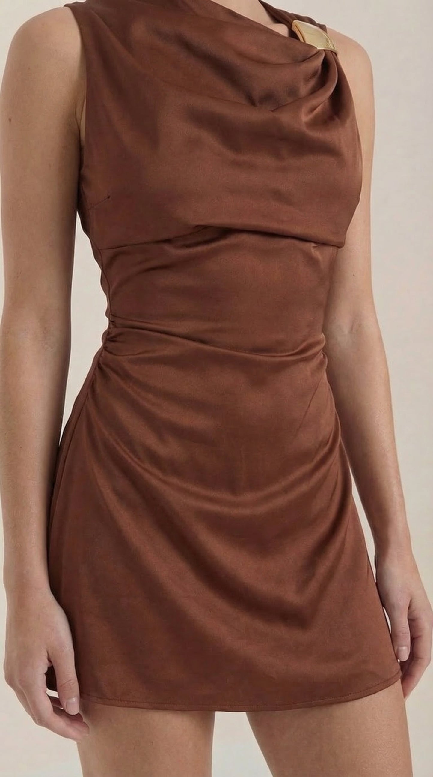 Vestido Mini Rosalie con Escote Cascada